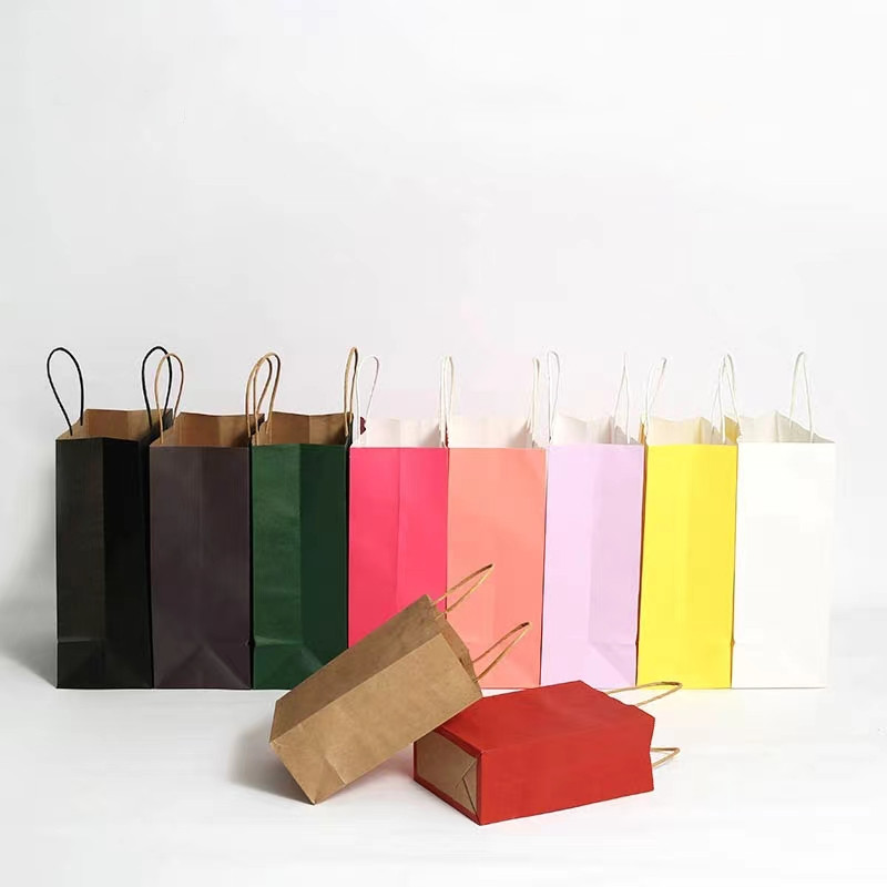 Sac en papier cadeau recyclable teinté coloré anses torsadées